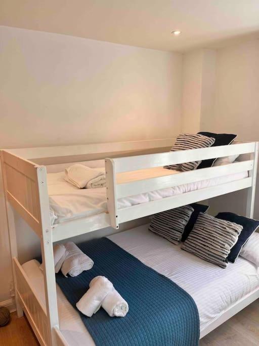 2Bed With Pool & Sea View Apartment Ньюки Экстерьер фото