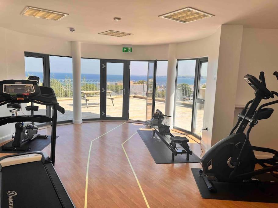 2Bed With Pool & Sea View Apartment Ньюки Экстерьер фото